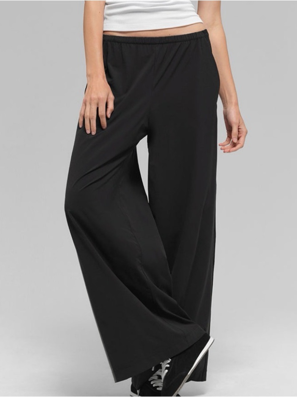 ALO Yoga Wide-Leg Pull-On Pants - Black